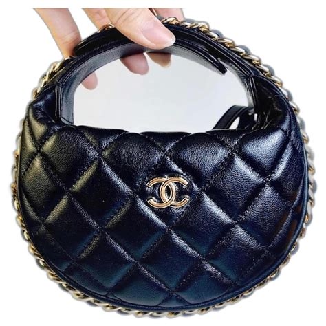 chanel loop bag